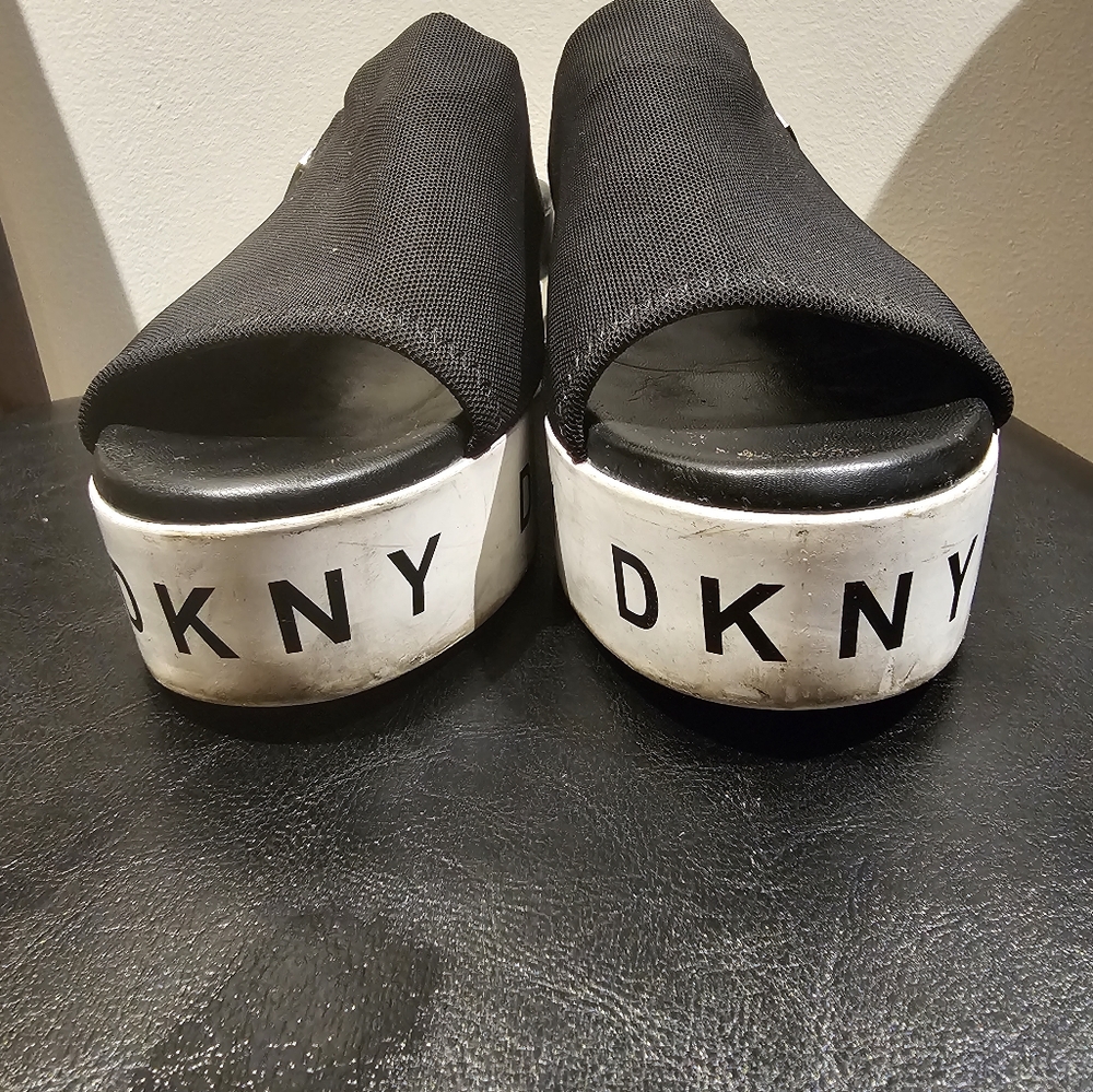 DKNY Carli slide sandals